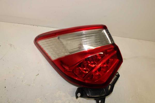 FEU ARRIERE GAUCHE TOYOTA YARIS 2017+ - Vue 1